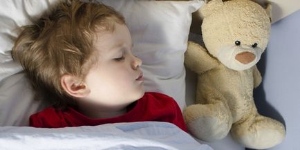 Un copil pe timp de noapte nu doarme bine cum să îmbunătățească somnul bebelușului și să doarmă un țânțar de medic