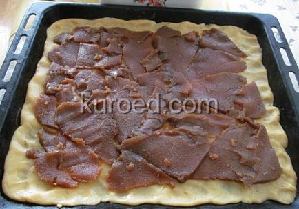 Retete, tort ras pe o foaie mare de copt