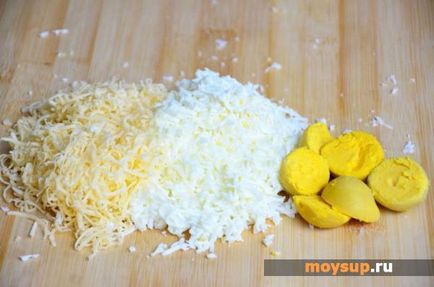 Puff recept saláta garnélarák, rák rudak és sajt lépésről lépésre fotók (recept) Puff recept saláta garnélarák, rák rudak és sajt lépésről lépésre fotók