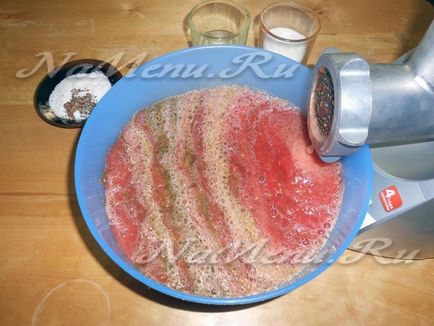Рецепт томатного соусу на зиму
