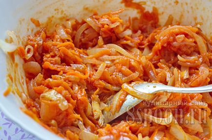 Риба з морквою і цибулею в томаті рецепт з фото