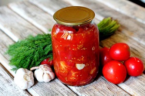 Салати з помідорів на зиму особливості приготування, рецепти