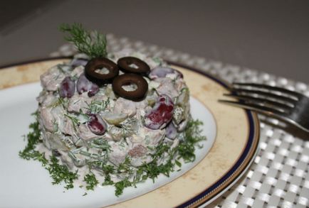 Salată - Olivier - cu pui - rețetă clasică, simplă (salată) Salată - Olivier - cu pui - rețetă clasică, simplă