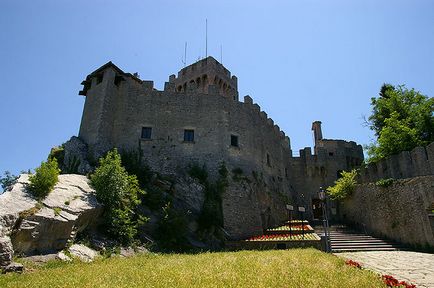 San marino, program, turnuri, parcare, funicular, străzi, povestiri detaliate despre călătorii, căutări