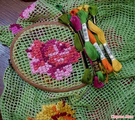 Sarafanchik - trandafiri - plasă de sticlă și broderie cusătură încrucișată - tricotat - țara-mamă