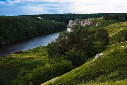 Скелі Каменська-Уральського