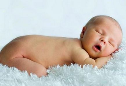 дете сън в 6 месеца препоръката е да се положат детето, колко много трябва да спи през деня и през нощта