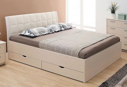 Tippek, hogyan válassza ki egy ágy a hálószobában, 27 kép és standard kerek ágy a hálószobában, a felülvizsgálat