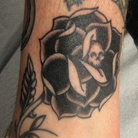 Tetoválás fekete rózsa - tetoválás