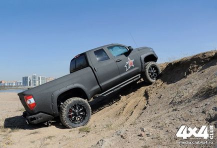 Toyota tundra вражає пропорціями, розміром і «шагреневої шкірою»