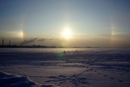 Trei soare pe cer deasupra orașului Petersburg (16 fotografii ale videoclipului), un blog al lui Christie, un contact