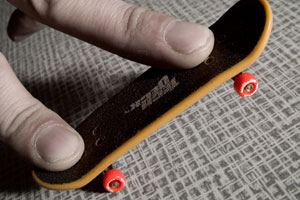 Trucuri pe un panou - fingerboard - sk8 - catalog de articole - sk8 bmx fingerboard extreme