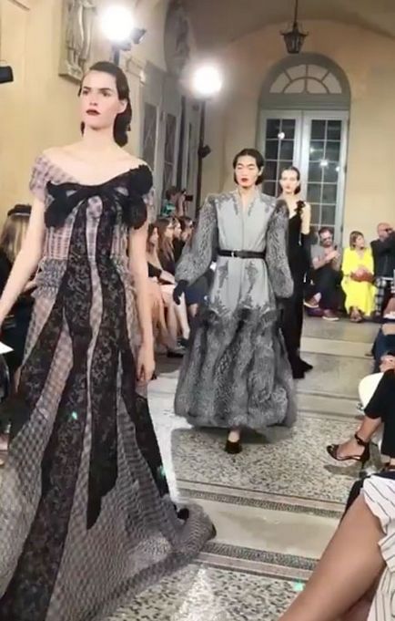 Ulyana Sergeenko, haute couture, őszi-téli 2017-2018 (haute) Ulyana Sergeenko, haute couture, őszi-téli 2017-2018