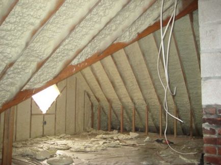 Melegítő a tetőtérben poliuretán hab építési Encyclopedia youspec