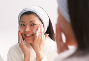 Догляд за шкірою обличчя в домашніх умовах