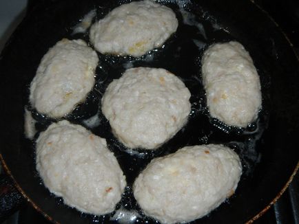 Finom húsgombóc töltött tojás és a sajt -, hogyan kell főzni húsgombóc töltelék recept lépésről lépésre