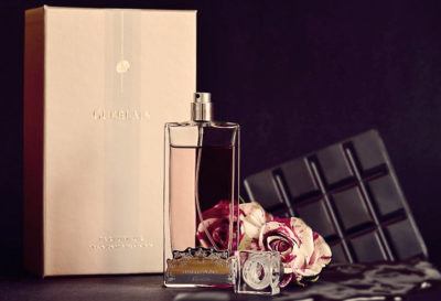 Parfum feminin parfum delicios, cu miros de vanilie și ciocolată