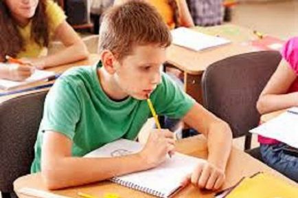 La școală, copilul a fost trimis la PMPK, care este în continuare (copil) La școală, copilul a fost trimis la PMPK, care este în continuare