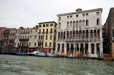 În Veneția cu un cărucior este mai bine să nu rămânem