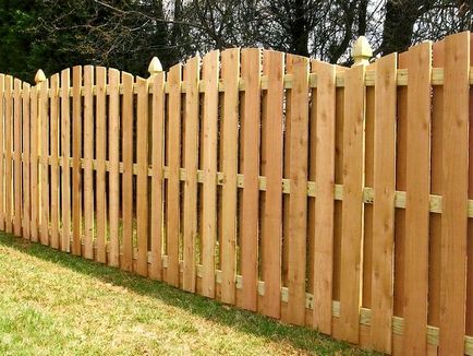 Garduri dintr-un gard din lemn simplu, fasonat, prefabricat, sculptat, combinat