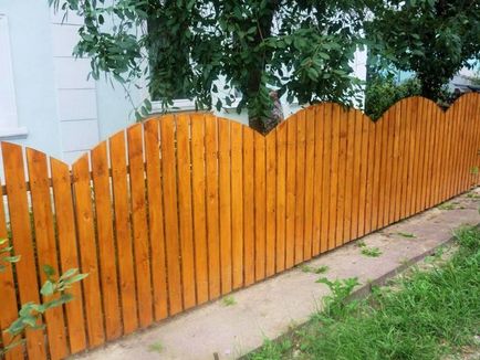 Garduri dintr-un gard din lemn simplu, fasonat, prefabricat, sculptat, combinat