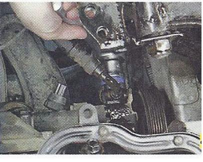 Înlocuirea pompei servodirecției pentru vehiculele cu motoare de tip qr20de nissan primera