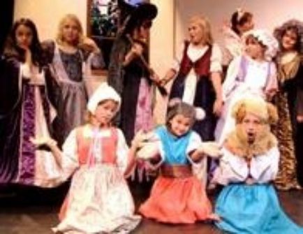 11 Motive pentru a da un copil unui grup de teatru - un copil - un club de mama