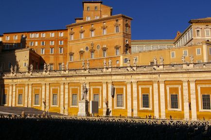 Palatul Apostolic este un complex arhitectural din Vatican, Mira Terra