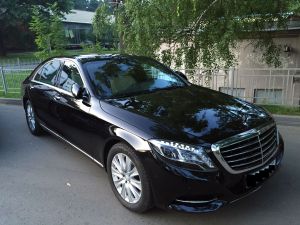 Rent a car - mercedes-benz s222 maybach - pentru o nuntă în Moscova și în regiune
