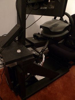 Autosimulator cu propriile mâini, cu mâinile lor