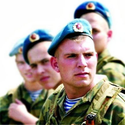 Beretele din Armata Sovietică - Revizuirea militară