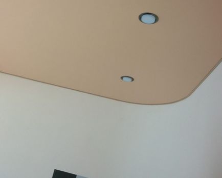 Bej întinderea finisajului tavanului, combinații colorate, aplicare, Mos siling - instalarea tensiunii
