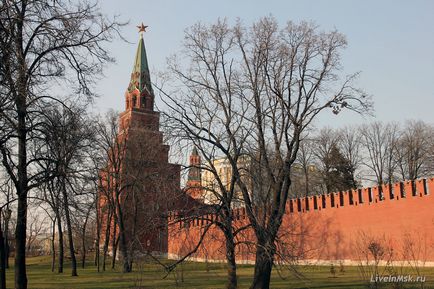 Боровицкая вежа московського кремля історія і фото