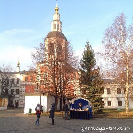 Даниловський монастир в Москві місце, де зберігається черевичок Спиридона Триміфунтського, подорожі з