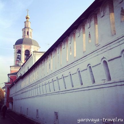 Даниловський монастир в Москві місце, де зберігається черевичок Спиридона Триміфунтського, подорожі з