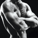 Distribuiți secretele pompării vârfului bicepsului! Exercițiul pe stradă - antrenament cu greutate proprie