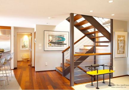Proiectarea de scări metalice pentru o casă de țară la etajul al doilea