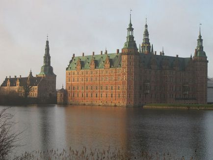 Palatul Frederiksborg, oferind descriere, fotografie, unde este pe hartă, cum să ajungi acolo