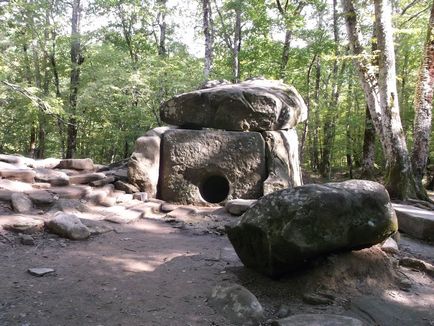 Геленджик, гора Шахан, похід до - грозовим брами