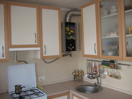 Idei pentru designul bucătăriei cu coloană de gaz - fotografie interioară