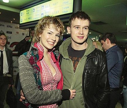 Irina senishenbaum cu soțul și fiul ei, Alexander Petrov, fotografie în instagram, sora anna shenshenbaum