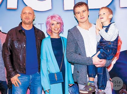 Irina senishenbaum cu soțul și fiul ei, Alexander Petrov, fotografie în instagram, sora anna shenshenbaum