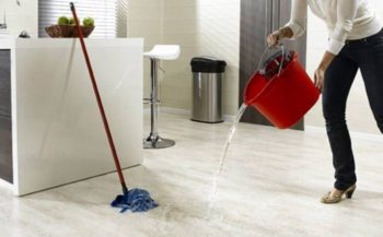 Cum se spală parchetul laminat permis și mijloace populare de curățare