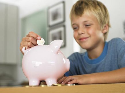 Cum să economisiți bani pentru elevi