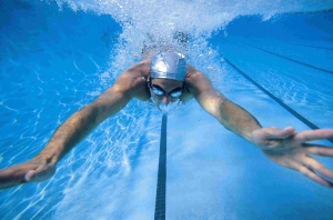 Як навчитися плавати самостійно дорослій людині