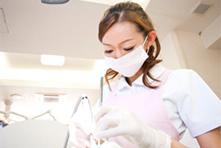Як підготуватися до імплантації зубів