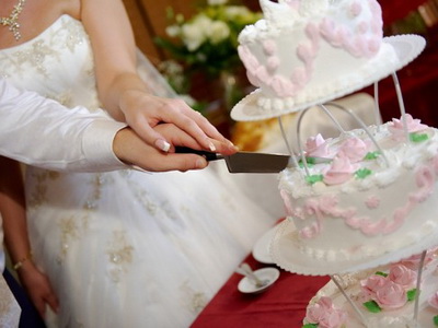 Hogyan lehet csökkenteni az esküvői torta, sütemény Alix