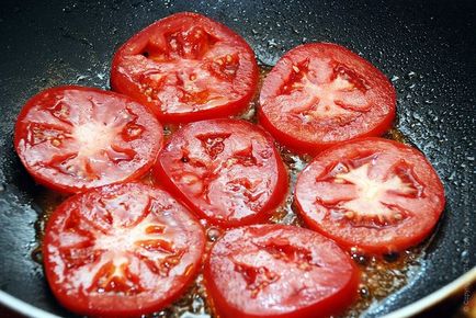 Как да се готви един омлет с бекон домати и зелен лук