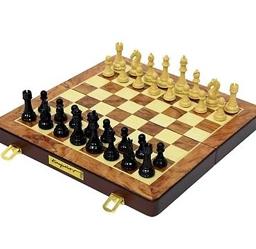 Як зіграти в шахи з живим суперником