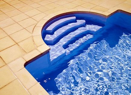 Cum de a alege o scară pentru piscină
